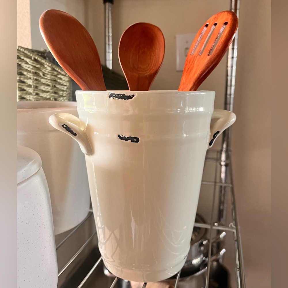 Vintage BH&G Distressed Utensil Crock - Farmhouse Charm with Patina 🥄